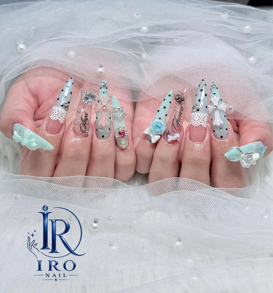ネイル ハンドネイル IRO Nail Studioのネイルデザイン