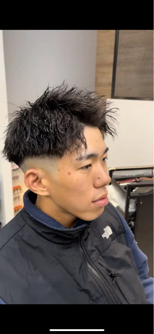 ショート パーマ メンズ フェードカット スキンフェード カット パーマ ヘアセット 【Men's Lapis横浜】翔太のヘアスタイル