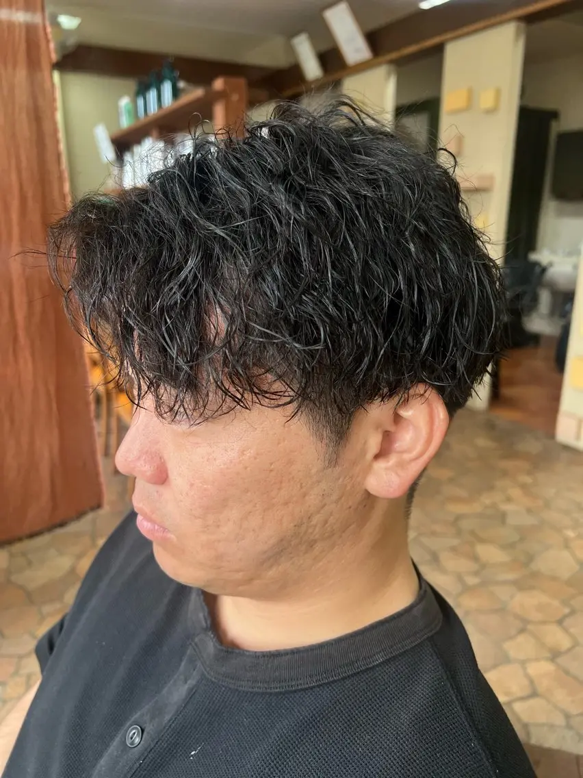 パーマ メンズ メンズパーマ メンズツイストパーマ ツイストパーマ カット パーマ 奥田 勝亮のヘアスタイル