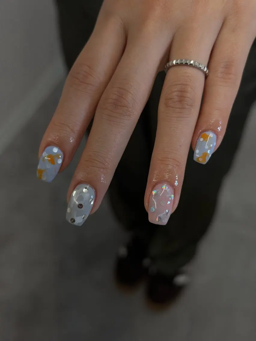 ネイル ブルー ドット ジェルネイル マグネットネイル ニュアンスネイル ハンドネイル ハンドケア Bana_ Nailのネイルデザイン