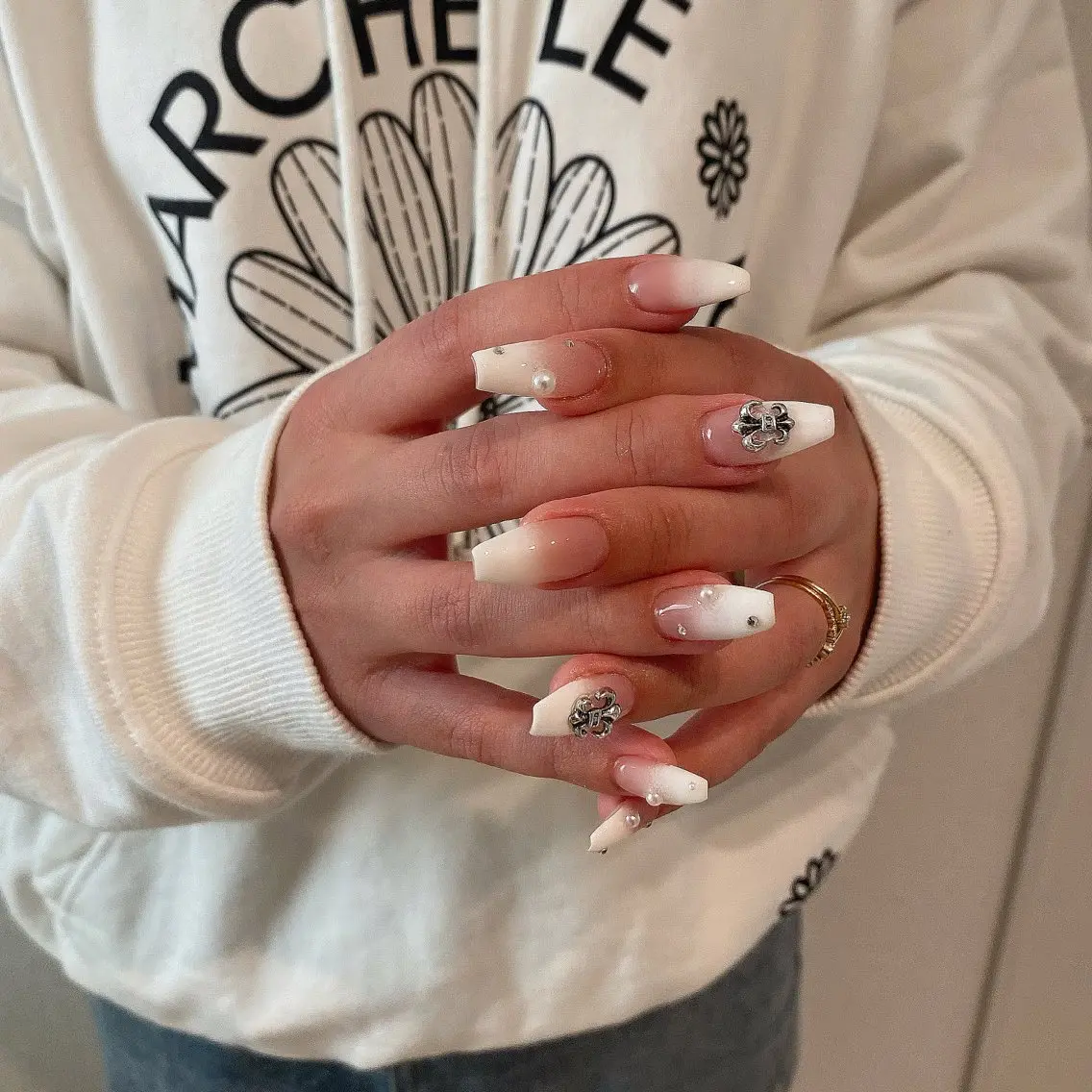 セミロング 🦋Nail Amo🦋のネイルデザイン