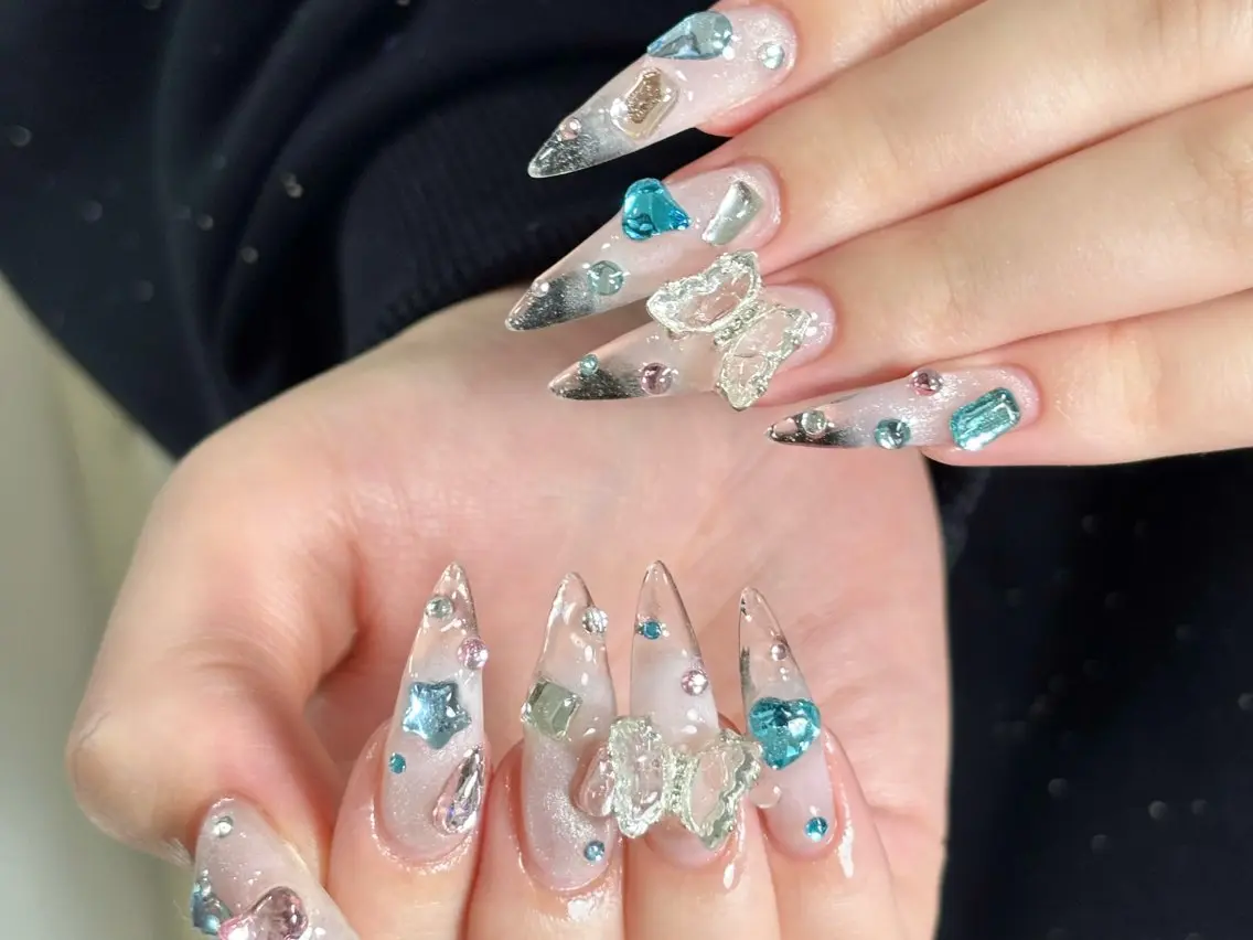 ネイル ジェルネイル キラキラネイル ロングネイル マグネットネイル 持ち込み ハンドネイル Sully Nail  Labのネイルデザイン