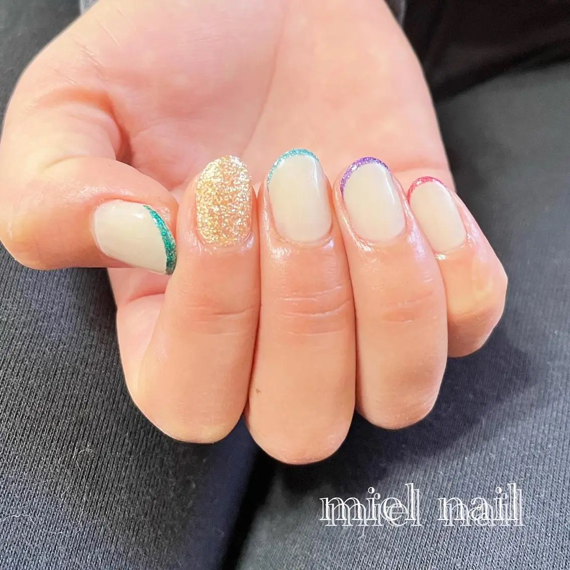 ネイル フレンチネイル ラメ(グリッター) 冬ネイル クリスマス フットネイル miel nailのネイルデザイン