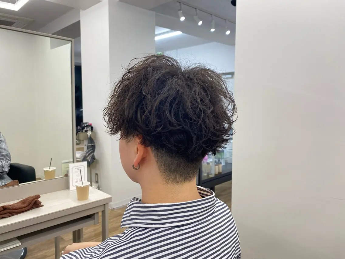 ショート パーマ ヘアアレンジ メンズ メンズパーマ 波巻きパーマ カット パーマ トリートメント 【パーマの達人】 🔥横浜メンズ/允のヘアスタイル