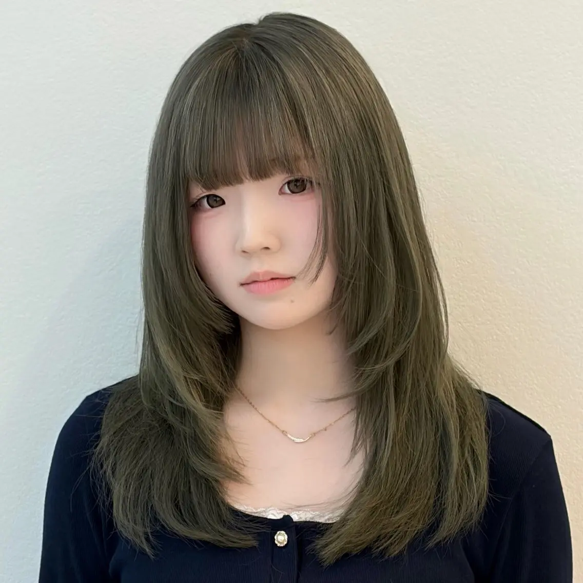 ロング カラー ブリーチ グレージュ オリーブグレージュ オリーブグレー 髪質改善 ヘアカラー レイヤー/髪質改善 aobaのヘアスタイル
