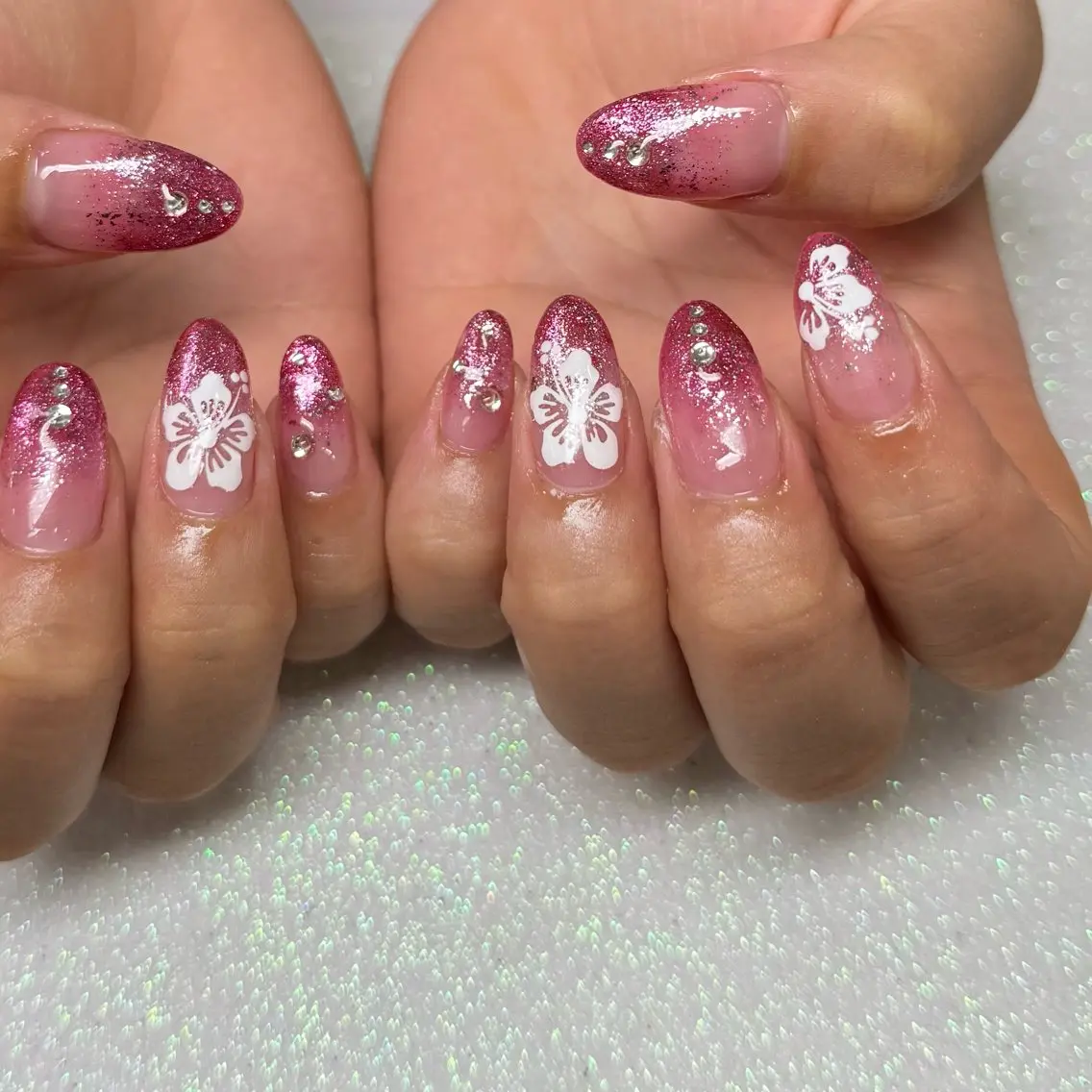 ネイル ハンドネイル VIERU 🌈🎀💖のネイルデザイン