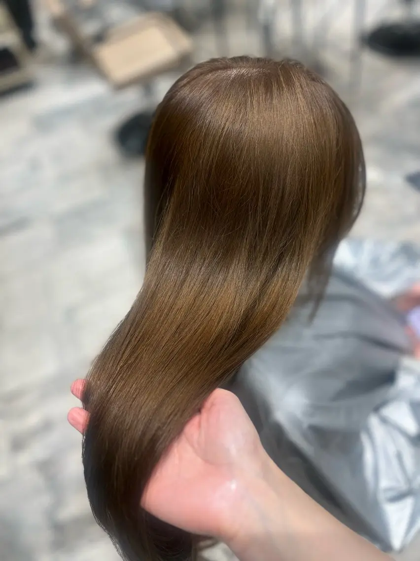 ロング カラー ベージュカラー ブリーチ ハイトーンカラー ブリーチなしカラー オリーブベージュ ヘアカラー アレンジ/艶カラー 銀座🌼さきえのヘアスタイル