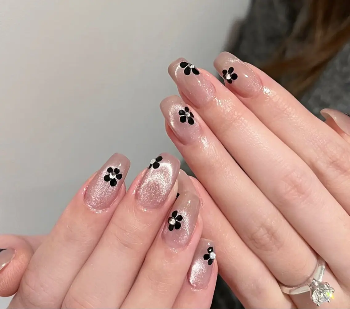 ネイル ハンドネイル ハンドケア 🍑 momo_nailのネイルデザイン