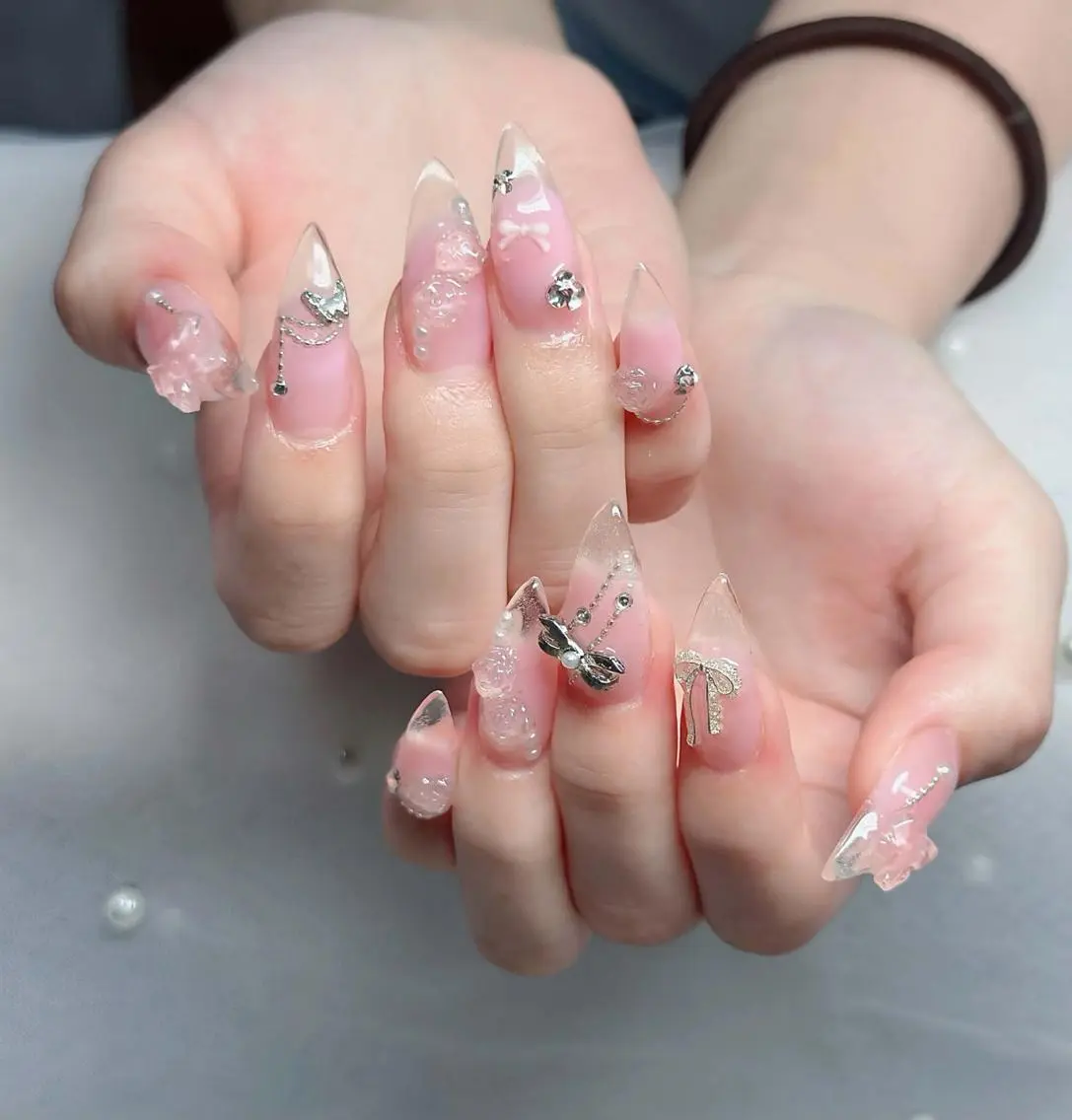ネイル オーロラネイル フレンチネイル ジェルネイル ハロウィン キラキラネイル ハンドネイル H.baby Nail Salonのネイルデザイン