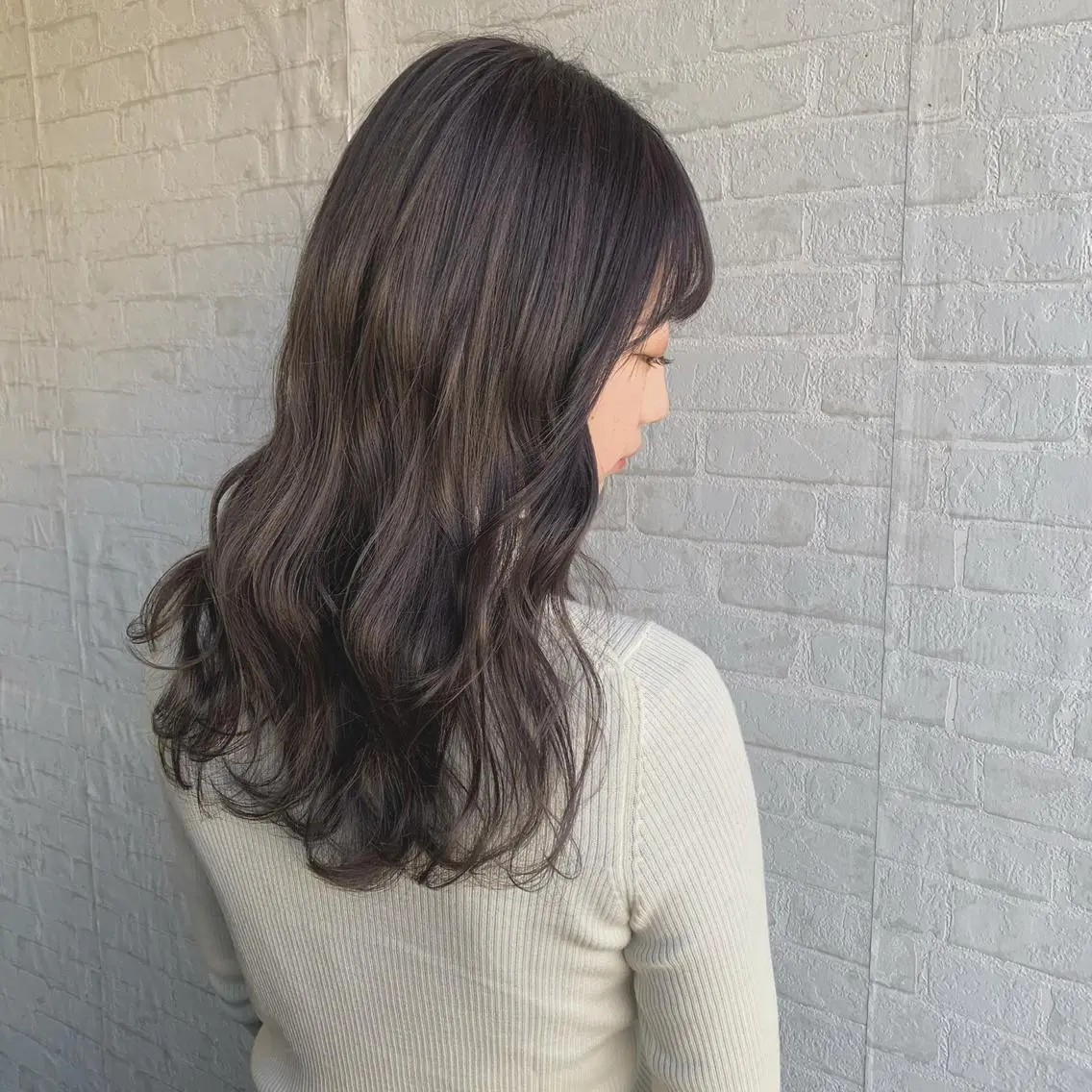 セミロング カラー グレージュ ヘアカラー 袴田 伊代のヘアスタイル