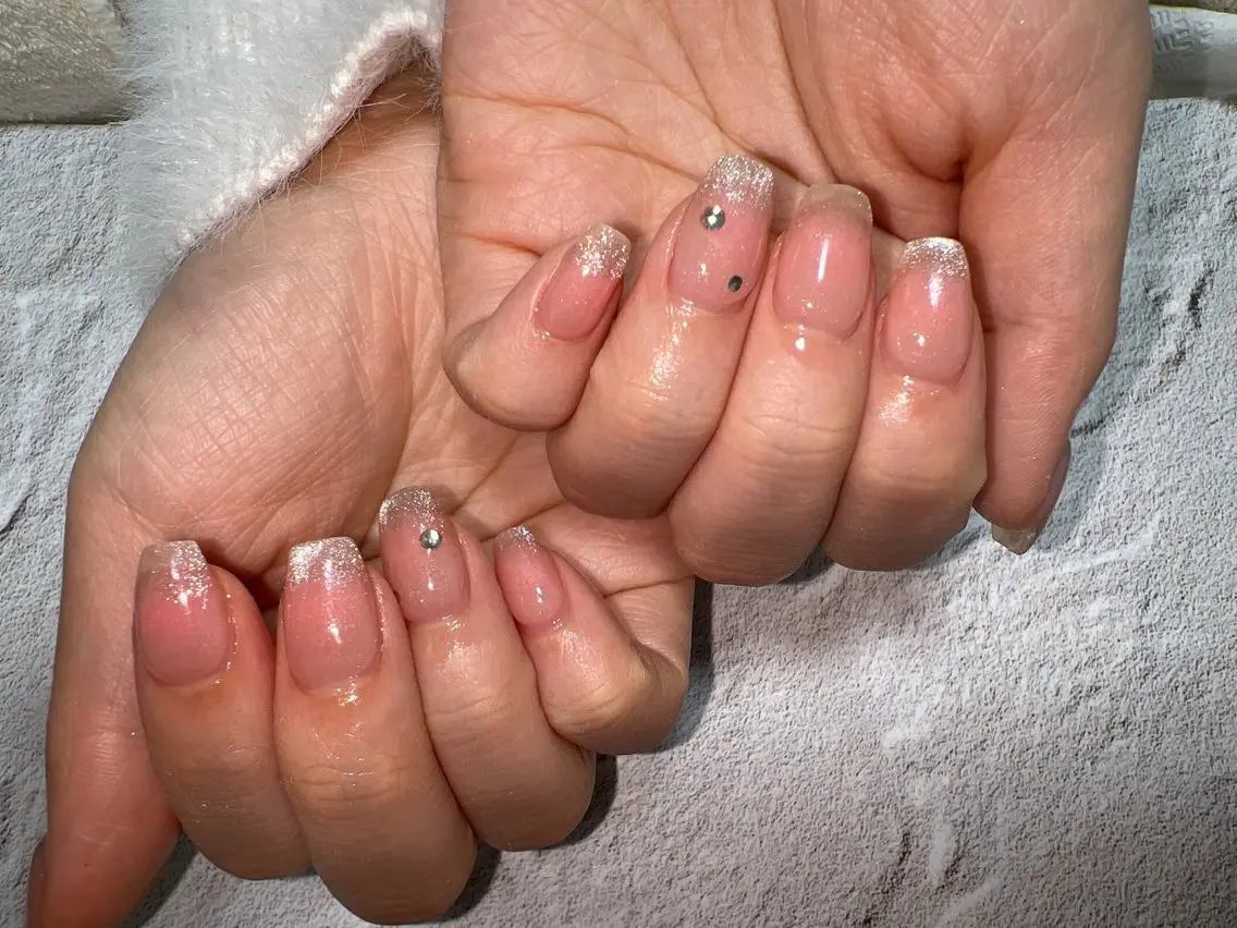 ネイル チークネイル マグネットネイル coco nailのネイルデザイン