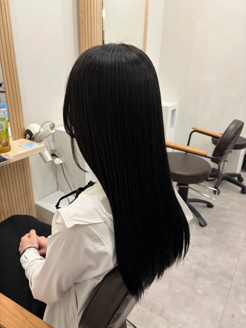 ロング カラー ヘアカラー SHIANゆうき 艶カラー/縮毛矯正のヘアスタイル