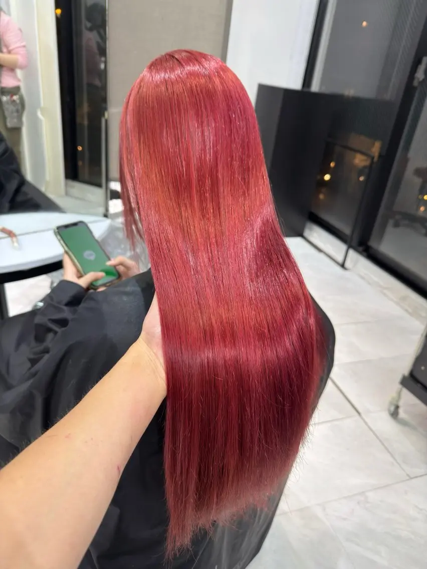 ロング カラー ブリーチ ボルドーカラー ブラウンカラー ケアブリーチ 透明感カラー ヘアカラー Lima/ハイトー ン/ブリーチ/心斎橋のヘアスタイル