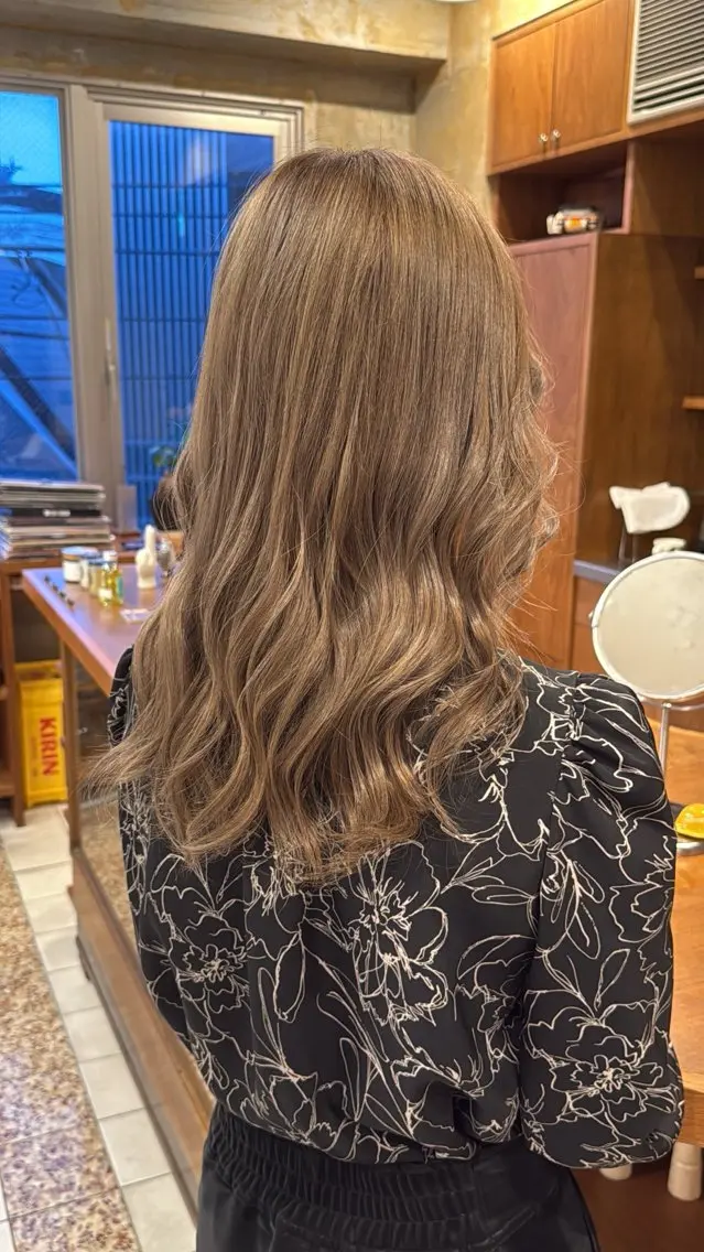 セミロング ウチミズ サヤカのヘアスタイル
