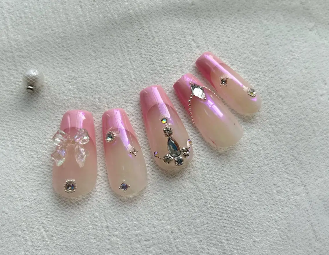 ネイル フレンチネイル ミラーネイル ハンドネイル peTiT chikaのネイルデザイン
