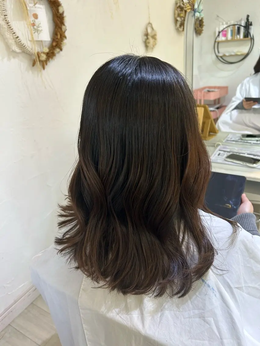 セミロング カット amiu 森本千晴のヘアスタイル