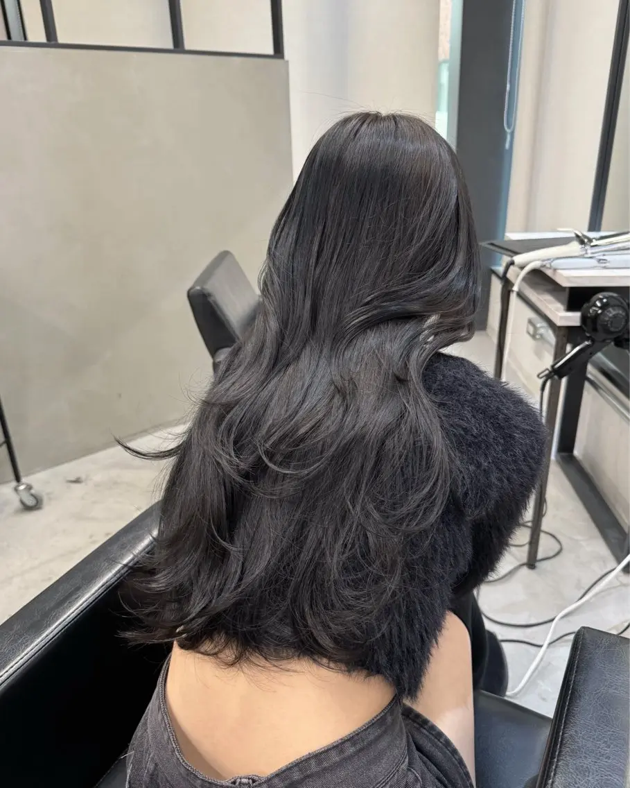 ロング カラー レイヤーカット 韓国ヘア🇰🇷 YUKINAのヘアスタイル