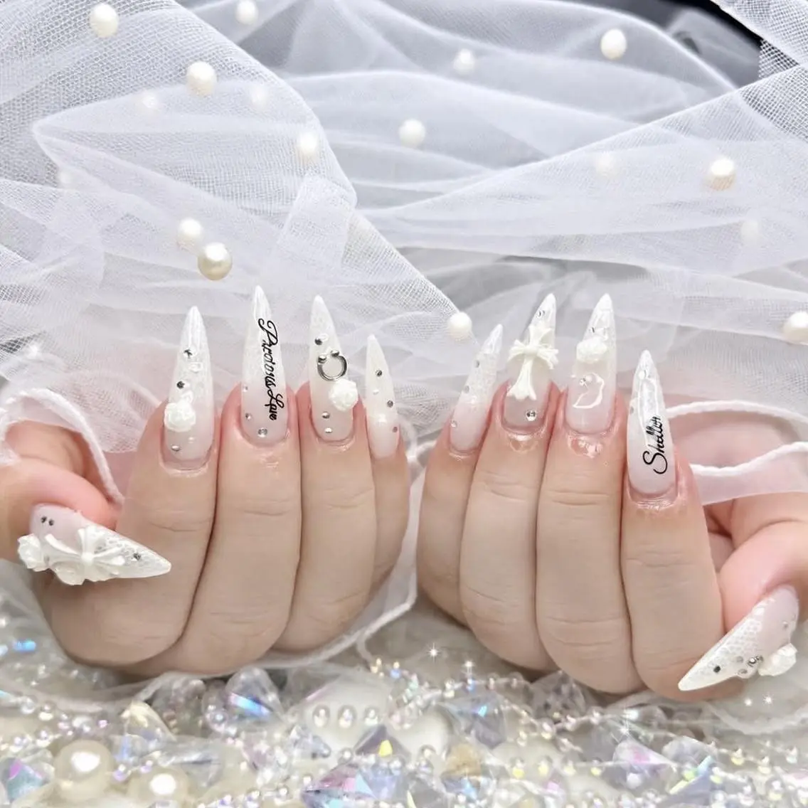 ネイル アートネイル ボルドー 長さ出し ハロウィン キラキラネイル ハンドネイル H-nail ロング/3D/Y2Kのネイルデザイン