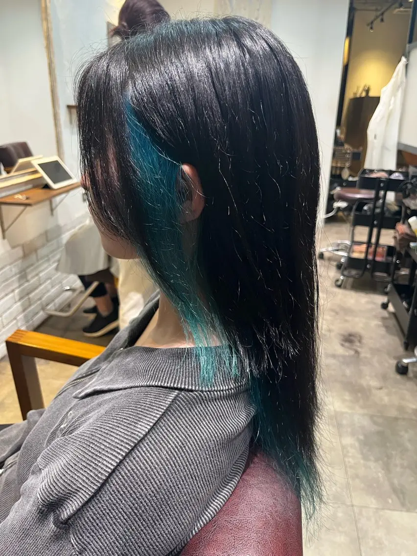 セミロング カット ヘアカラー loup yunaのヘアスタイル