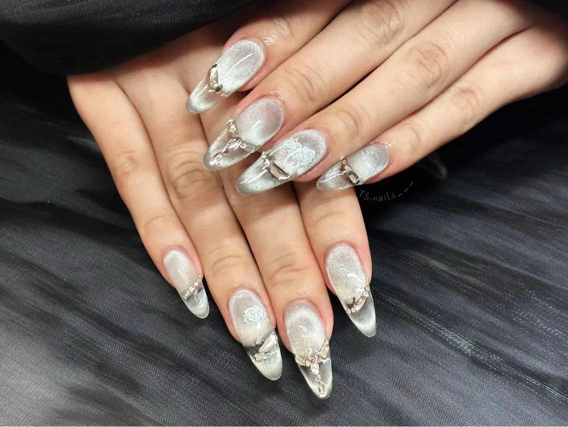 ネイル オーロラネイル 長さ出し フレンチネイル ジェルネイル キラキラネイル TS. nails___のネイルデザイン