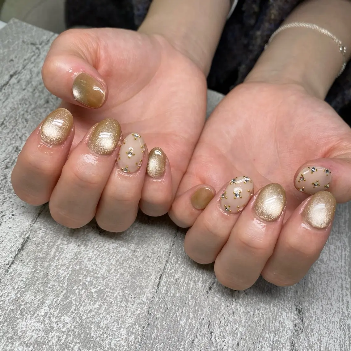 ネイル ハンドネイル Bianca🩶 TAMIYAのネイルデザイン