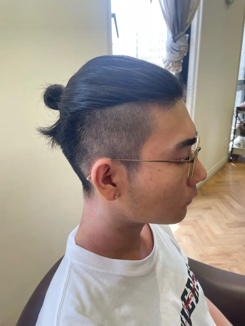 ショート メンズ マンバンヘア 溝口 槙里也のヘアスタイル