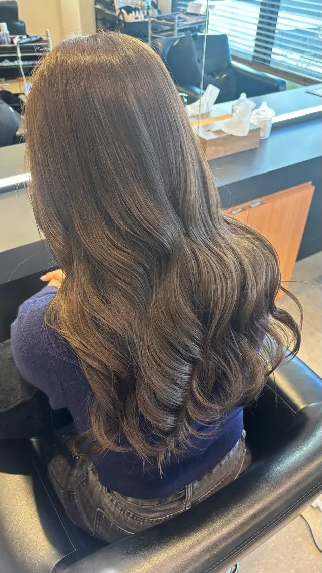 セミロング KAREN(ému) 伏見/カットモデルのヘアスタイル