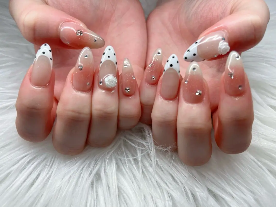 ネイル 成人式 フラッシュネイル フットネイル ジェルネイル 卒業式 ハンドネイル ハンドケア mione_ou nail salonのネイルデザイン