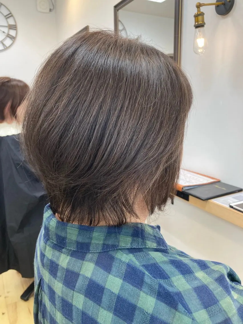 ショート カラー 透明感カラー グレージュ 大野 まゆのヘアスタイル