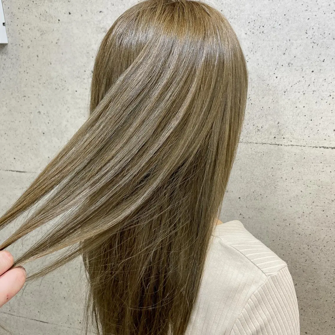 ロング カラー 古林 紘のヘアスタイル