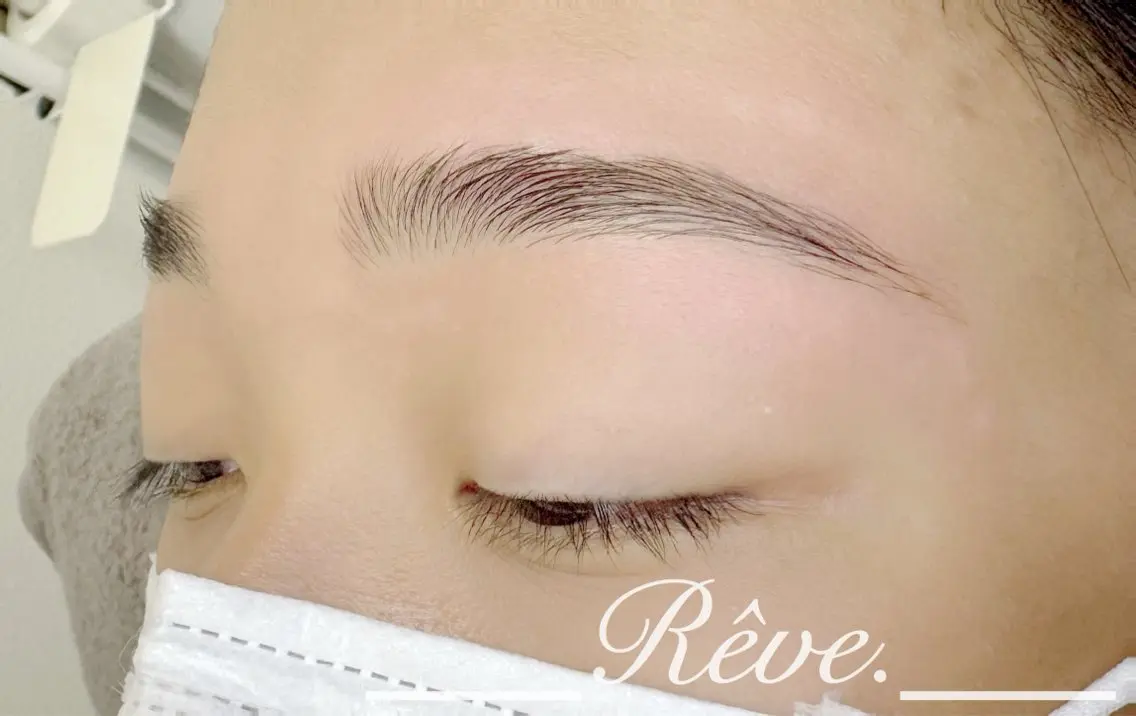 アイブロウ Reve. 黒澤のネイルデザイン