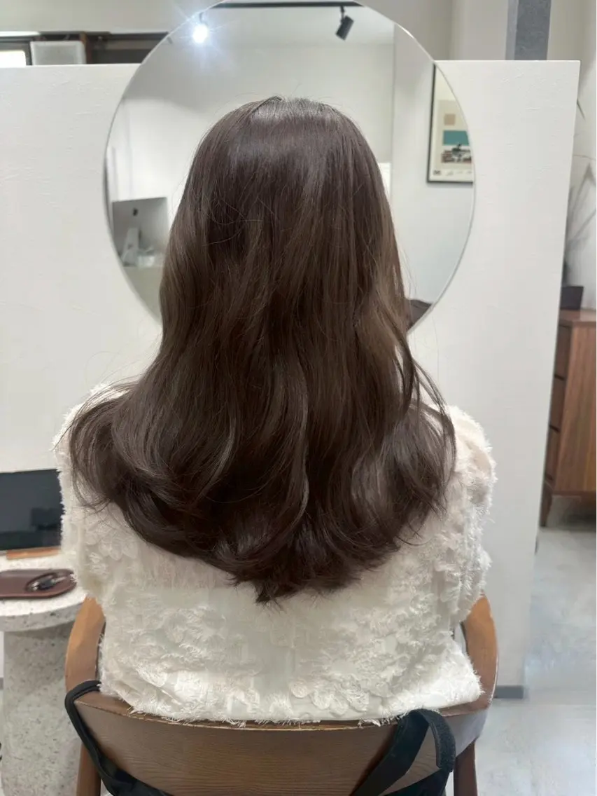 セミロング カラー ヘアカラー 🪼AYUKA🍄 モデルさん大募集‼️のヘアスタイル