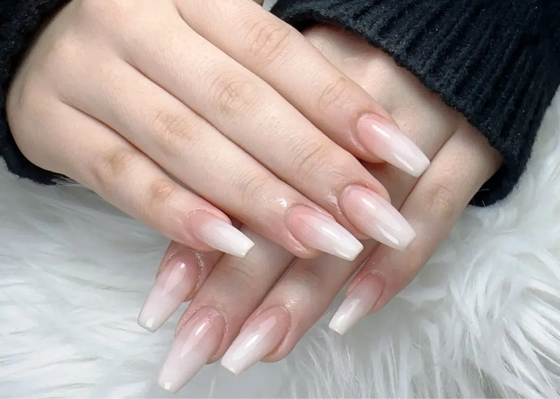 ネイル アートネイル 韓国ネイル 水色 ロングネイル マグネットネイル ハンドネイル ハンドケア NailDemure 【銀座店】のネイルデザイン