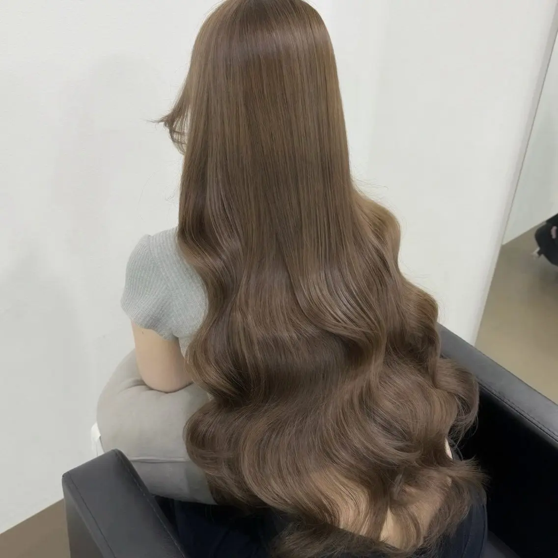 ロング カラー ベージュカラー ブリーチ ブラウンカラー 透明感カラー デザインカラー ヘアカラー トリートメント 涼星/心斎橋/艶髪 モデル様募集中👑のヘアスタイル