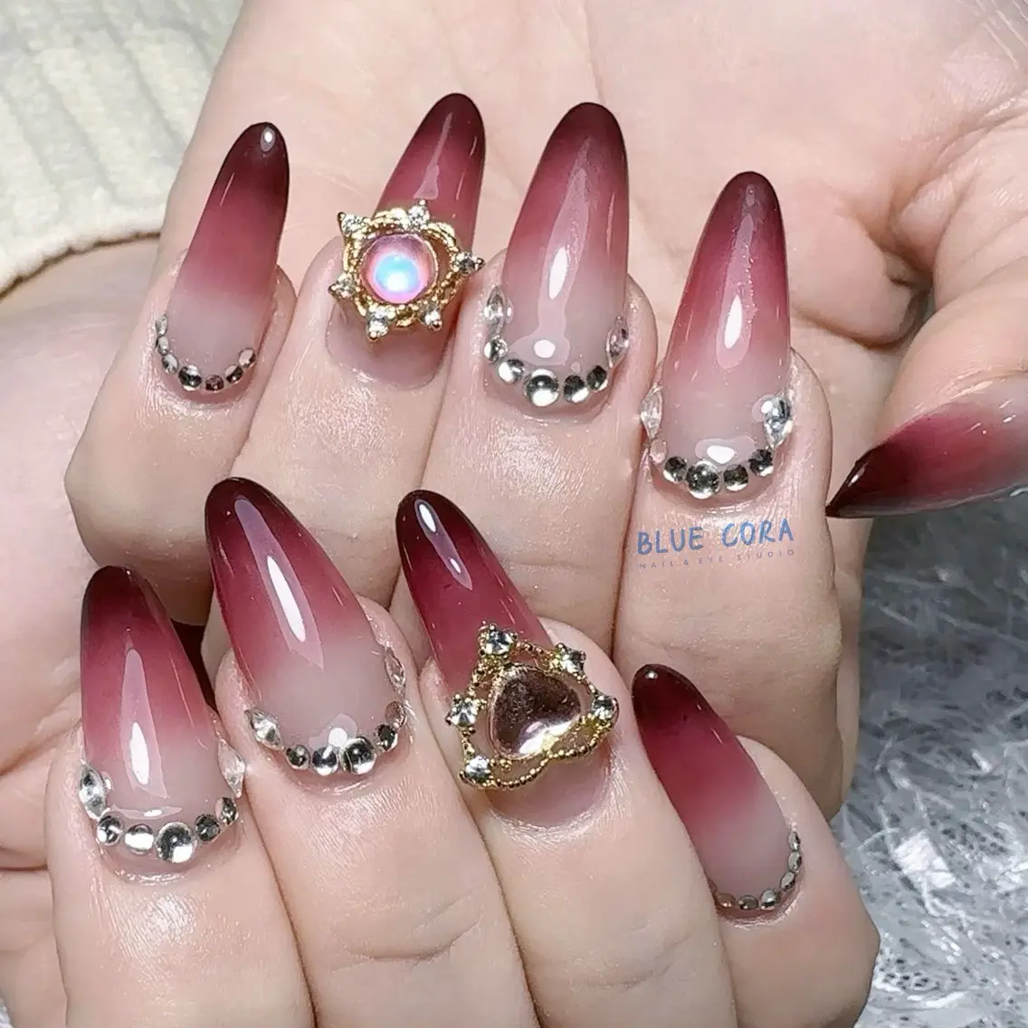 【初回オフ無料】★HAND🎨持ち込みボリュームデザインコース♪デザイン/パーツ8~9本✨アート少なめ/ゴテゴテ🆖の写真
