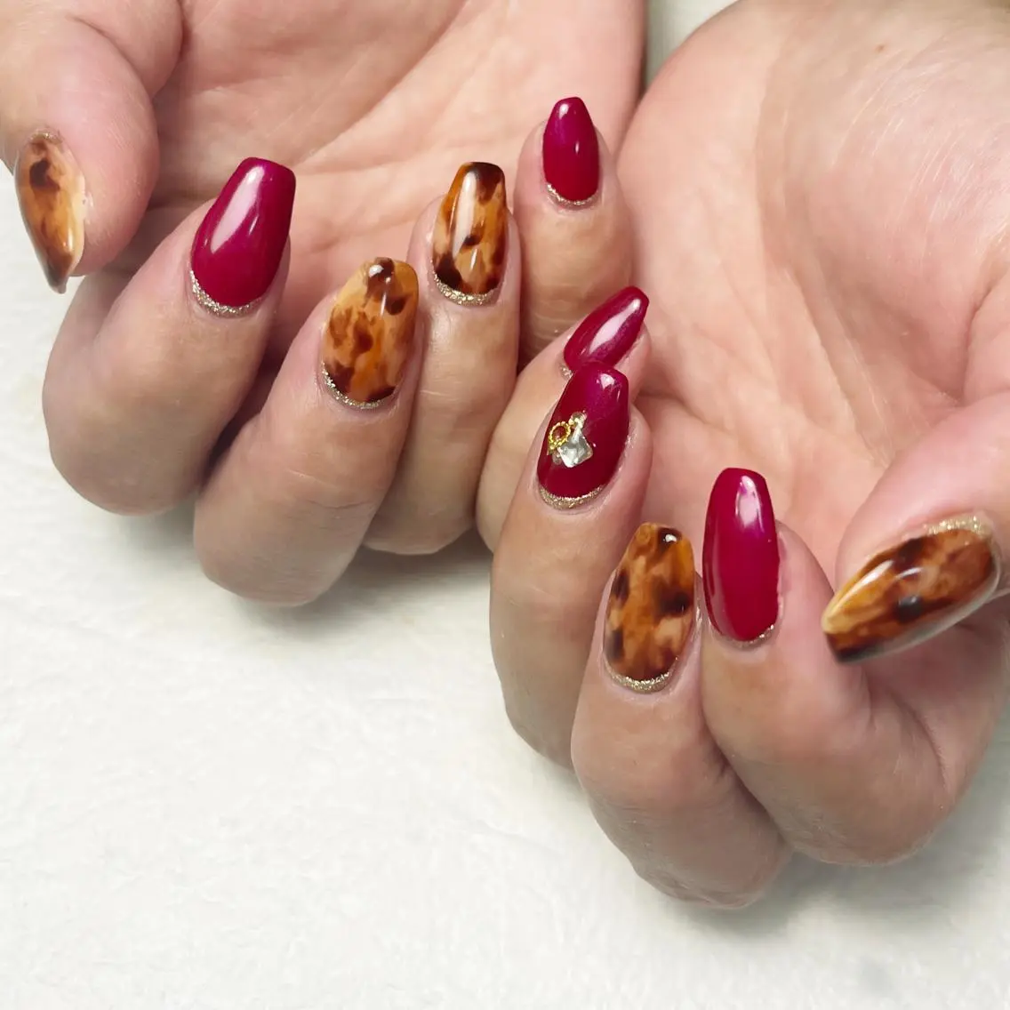 ネイル アートネイル べっ甲ネイル フットネイル ジェルネイル キラキラネイル Y nail なんば堀江店のネイルデザイン