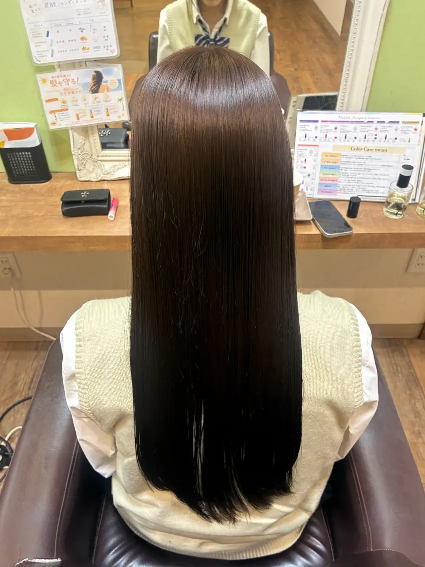 ロング カラー ブラウンカラー チョコレートブラウン ヘアカラー 山本 しおんのヘアスタイル