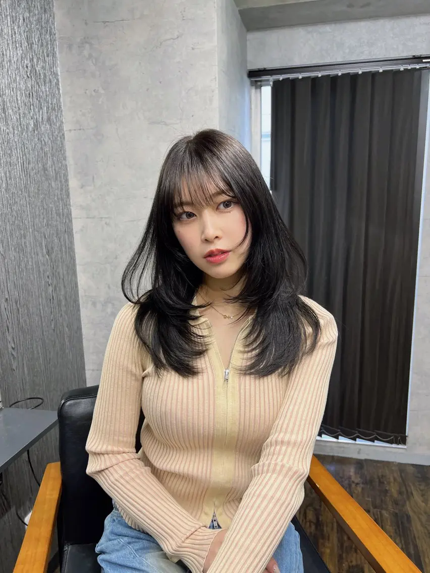 セミロング カラー ヘアアレンジ レイヤー/顔周り 韓国ヘア森田和貴のヘアスタイル