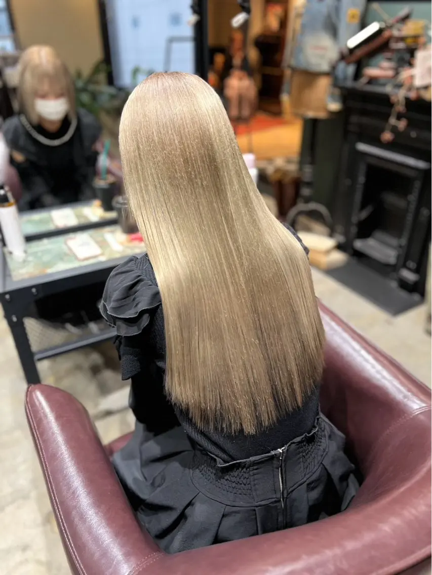ブリーチリタッチ➕ワンカラー➕プラチナトリートメント➕RefaファインバブルVEENA🫧の写真