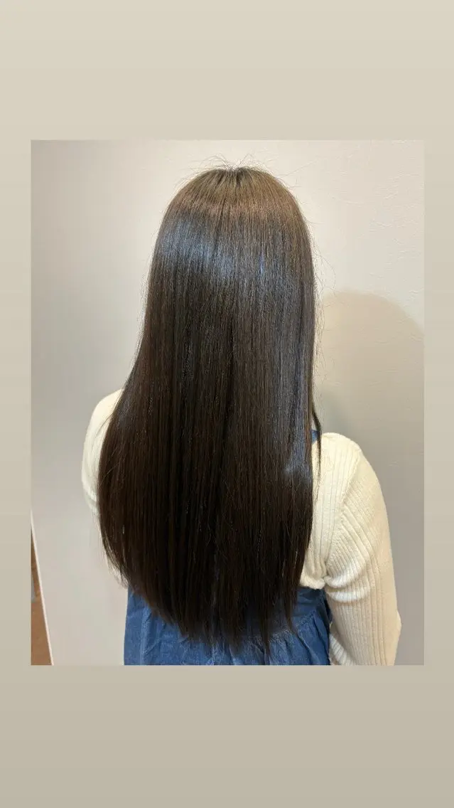 ロング カラー ベージュカラー オリーブベージュ ヘアカラー 鈴木 虹遥のヘアスタイル