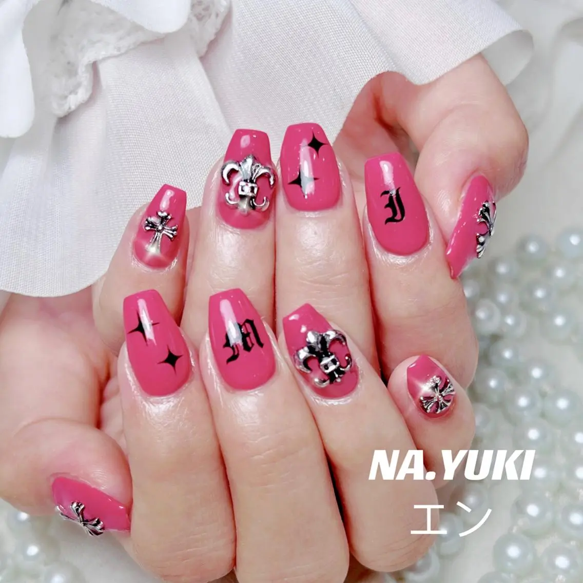 ネイル 🦋 Queenieのネイルデザイン
