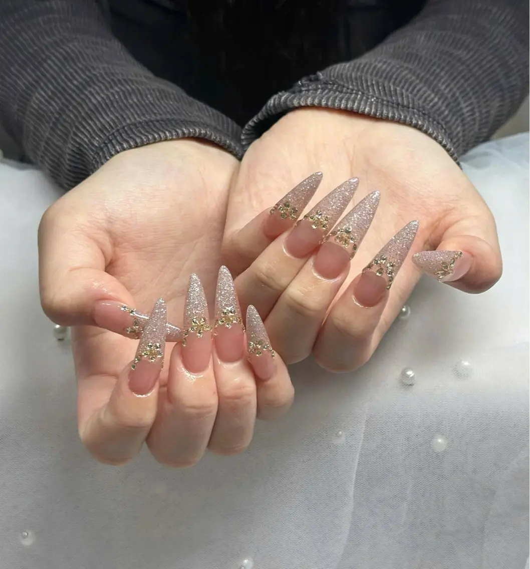 ネイル フレンチネイル ジェルネイル ガラスフレンチ ハロウィン ハート ハンドネイル H.baby Nail Salonのネイルデザイン