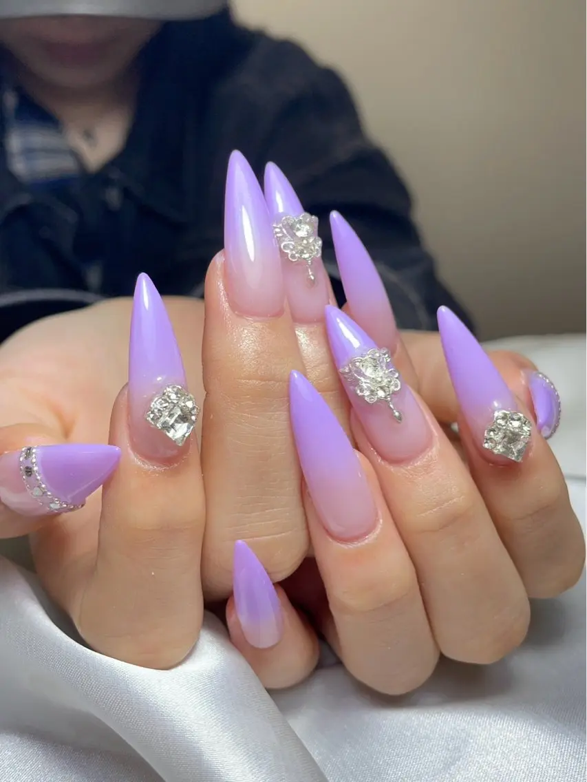 ネイル チークネイル 長さ出し フットネイル ジェルネイル 卒業式 𝓐𝓷𝓻𝓲 XiinhNailのネイルデザイン