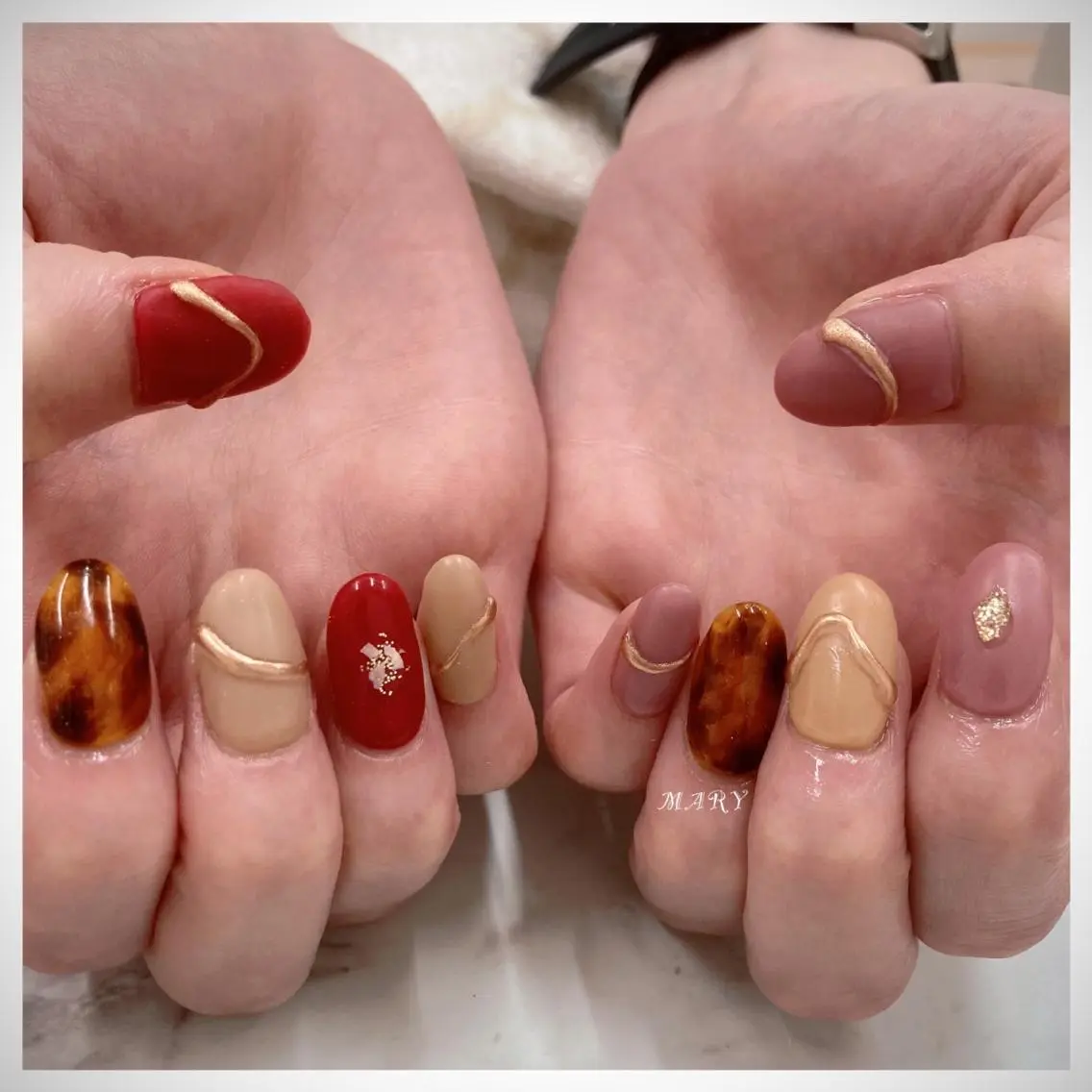ネイル べっ甲ネイル ボルドー ロングネイル マットネイル ニュアンスネイル ハンドネイル Mary nail .narumiのネイルデザイン
