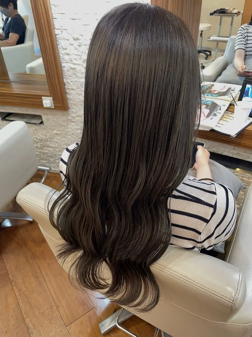 ロング カラー 黒坂 唯奈 /パーマ・ボブ特化のヘアスタイル
