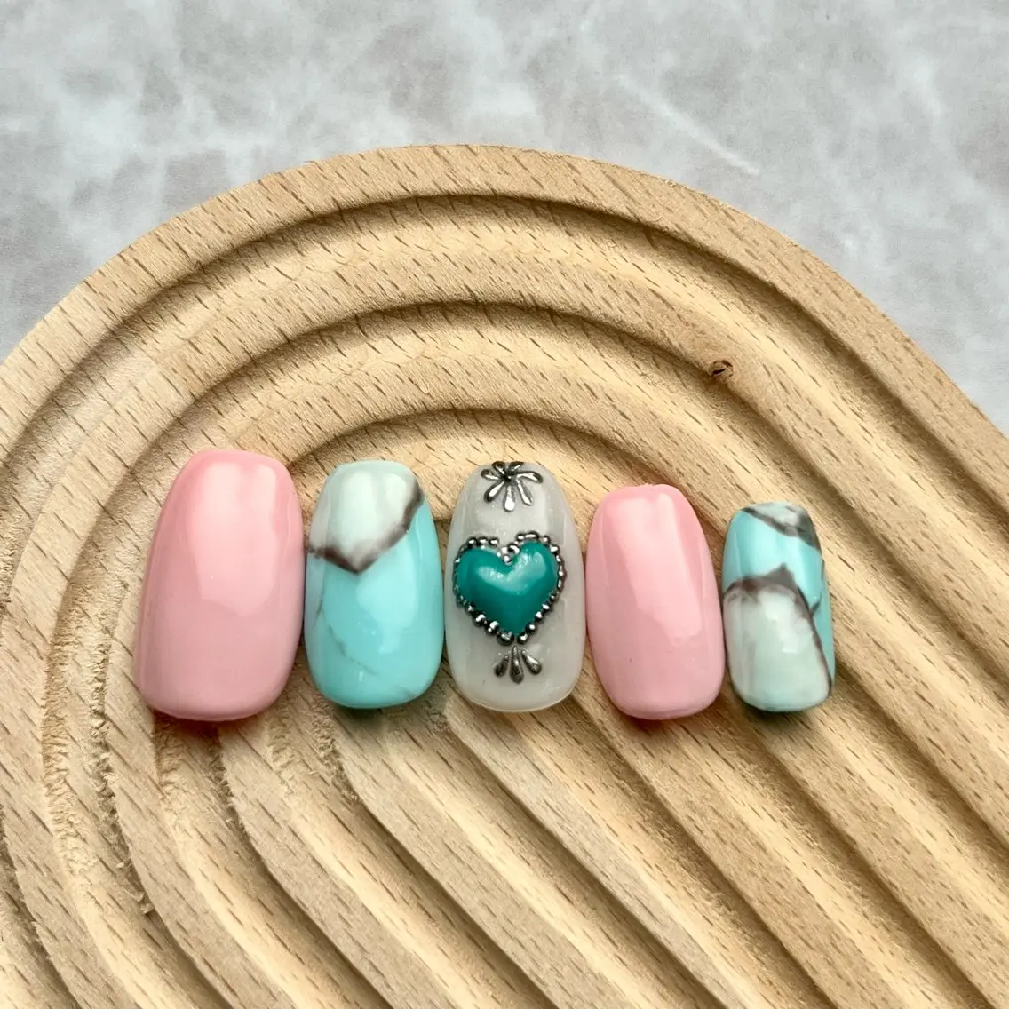 ネイル アートネイル ハート 大理石ネイル(マーブル) ハンドネイル nail salon Reversiのネイルデザイン