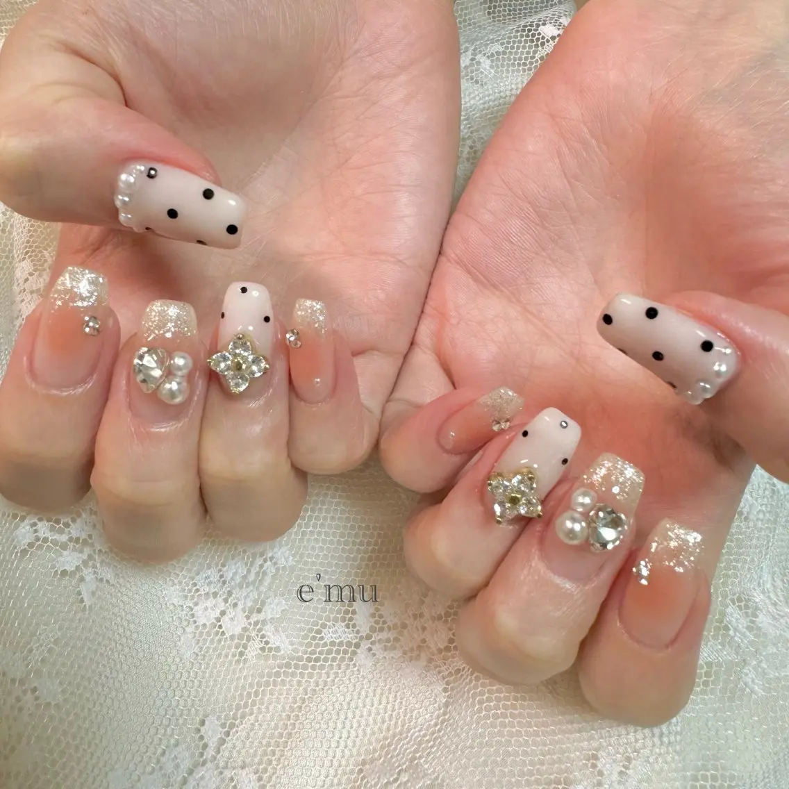 ネイル ドット ハンドネイル nail salon e'mu💐のネイルデザイン