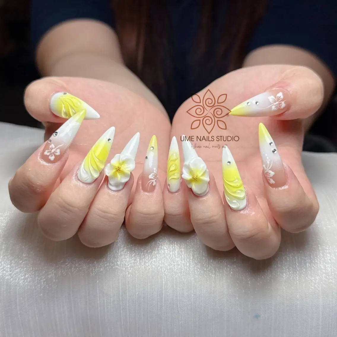 ネイル チークネイル クリアネイル ガーリー キラキラネイル 韓国ネイル Ume Nail Studioのネイルデザイン