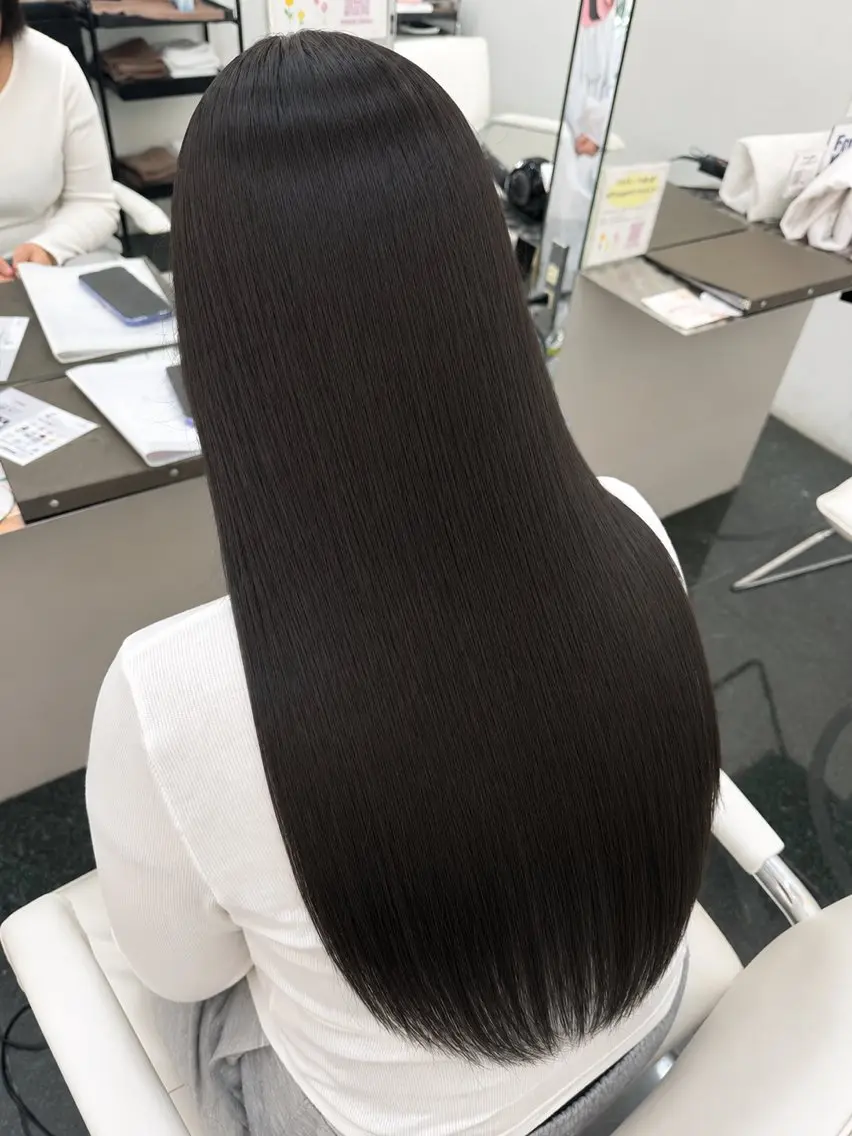 カラー ヘアカラー 透明感カラー💎 岩崎美優のヘアスタイル