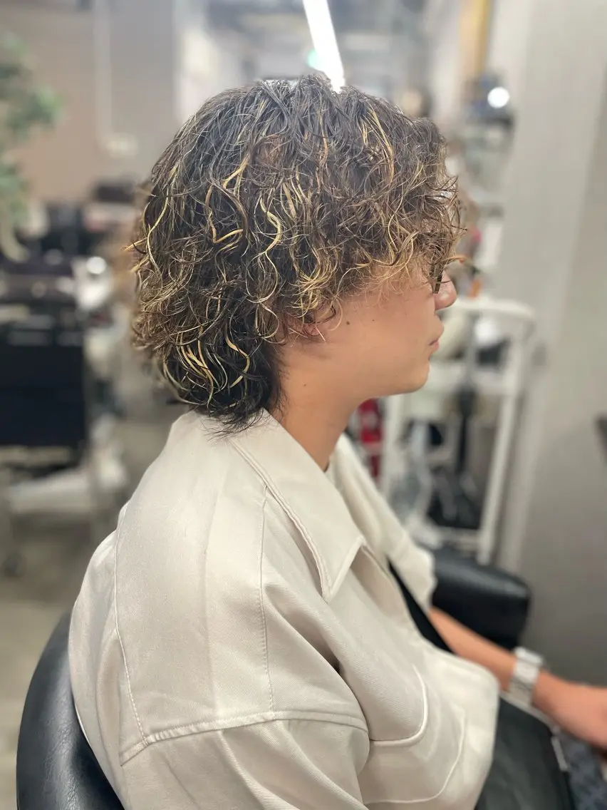 カラー パーマ メンズ カット ヘアカラー パーマ ヘアセット ⭐️縮毛矯正⭐️ ✨ミラクルクッポ✨のヘアスタイル